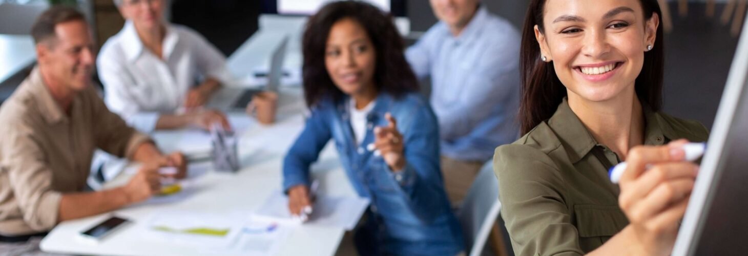 Trabalho-presencial-time-reunido